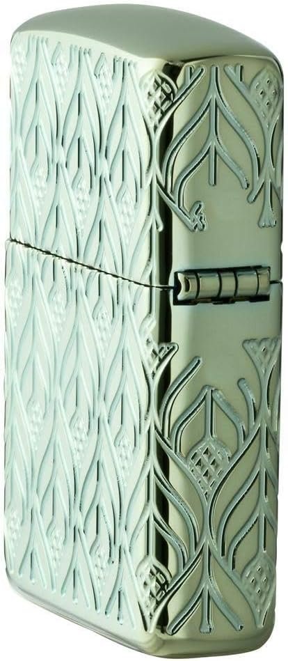 Primer plano del intrincado diseño de Zippo Dragón Elegante, mostrando la precisión del grabado MultiCut.